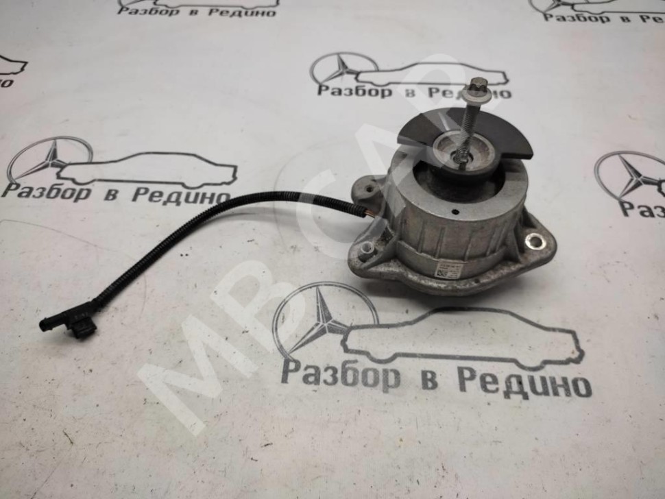 Опора двигателя MERCEDES-BENZ S-класс W222/C217/A217 рестайлинг (2017 - 2020) фото 1 — Разборка Мерседес