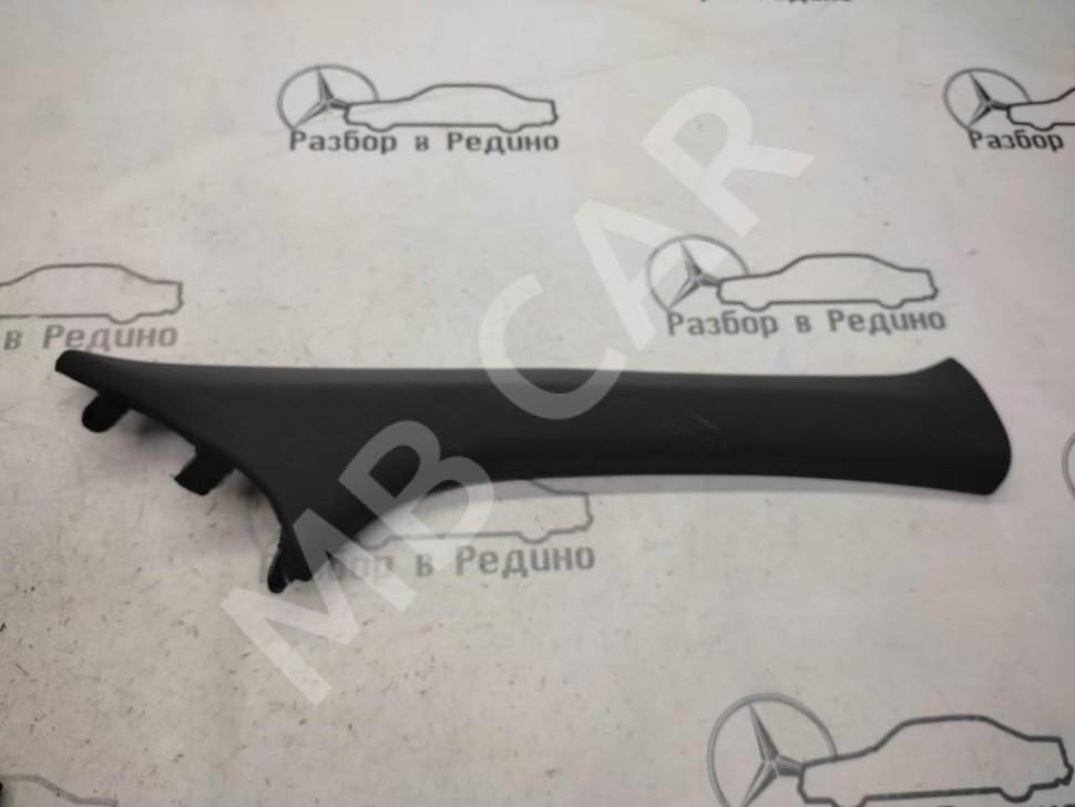 Накладка передней стойки MERCEDES-BENZ X-класс I (2017 - 2020) фото 1 — Разборка Мерседес