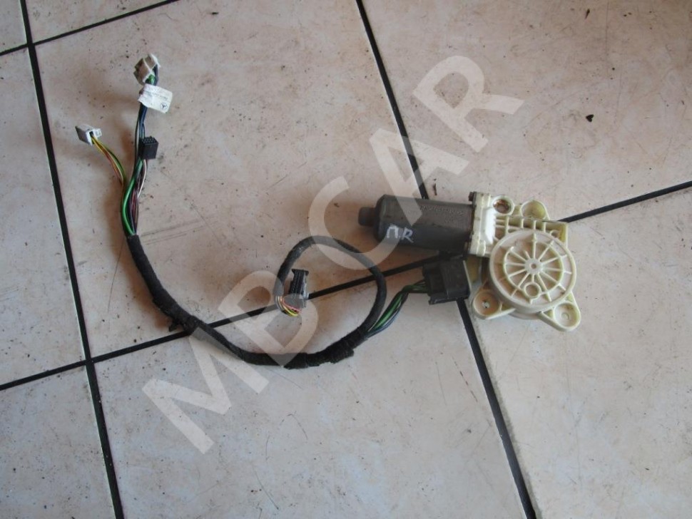 Моторчик стеклоподъемника MERCEDES-BENZ CLK-класс C209/A209 (2002 - 2005) фото 1 &mdash; Разборка Мерседес