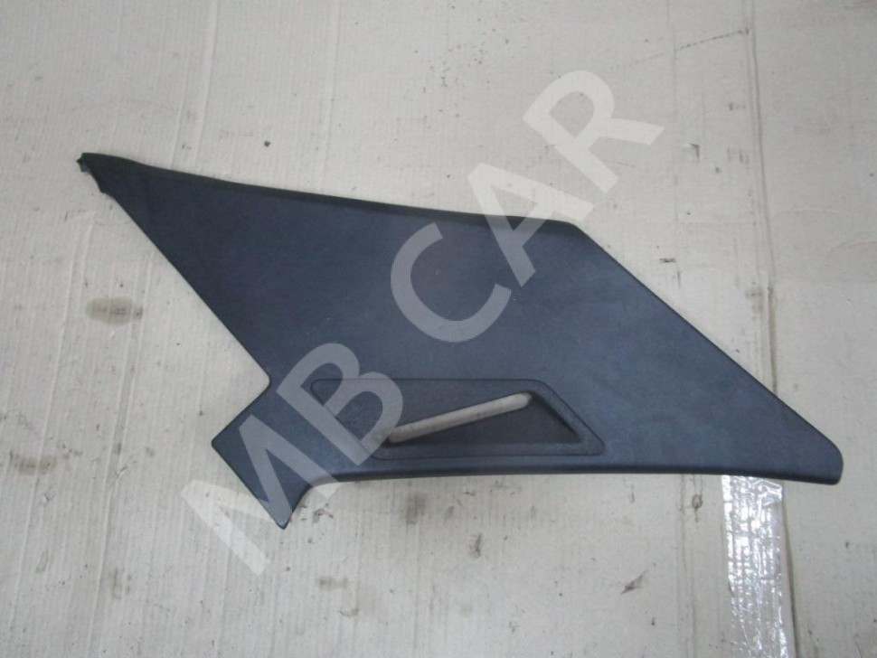 Накладка задней стойки MERCEDES-BENZ W124 W124/S124/C124/A124 (1984 - 1993) фото 1 &mdash; Разборка Мерседес