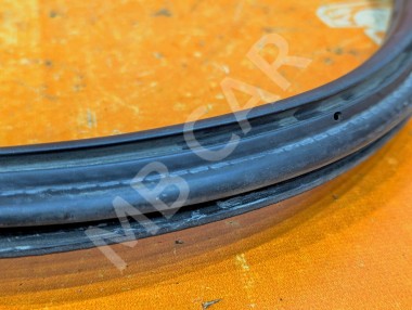 Уплотнитель дверного проема ( на кузове ) MERCEDES-BENZ V-класс W639 (2003 - 2014) &mdash; Разборка Мерседес