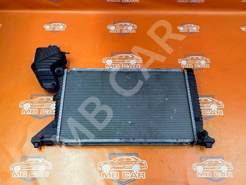 Радиатор MERCEDES-BENZ Sprinter W901-905 (1995 - 2006) фото 1 — Разборка Мерседес