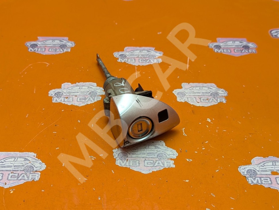 Личинки дверей MERCEDES-BENZ C-класс W203/S203/CL203 рестайлинг (2004 - 2008) фото 1 &mdash; Разборка Мерседес