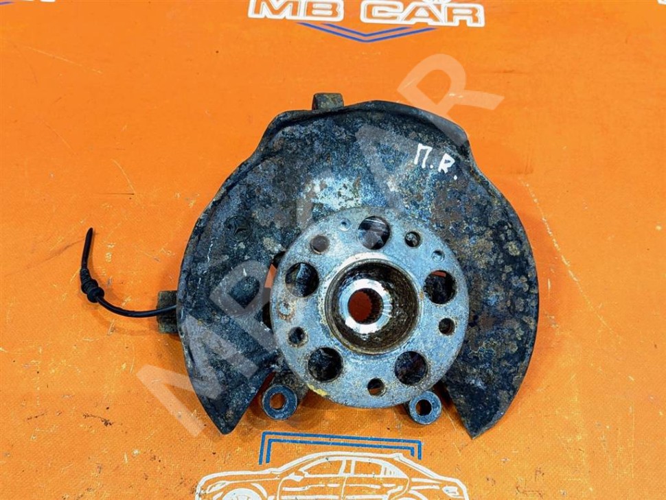 Кулак поворотный передний правый MERCEDES-BENZ VANEO W414 (2001 - 2005) фото 1 &mdash; Разборка Мерседес