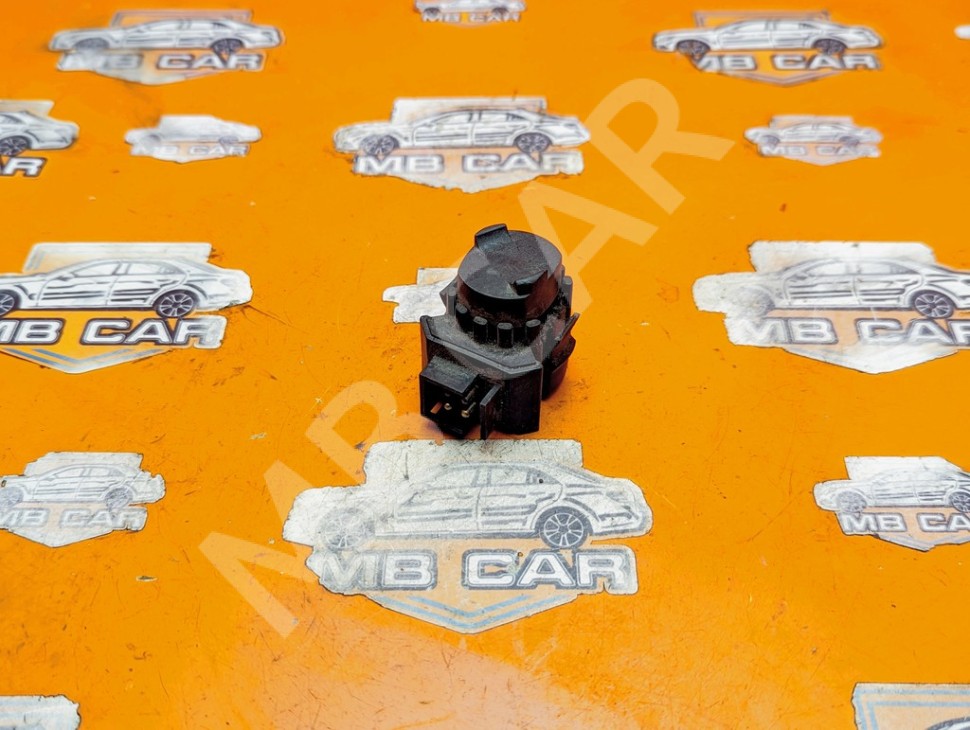 Датчик кикдауна MERCEDES-BENZ E-класс W124/S124/C124/A124 (1984 - 1997) фото 1 &mdash; Разборка Мерседес