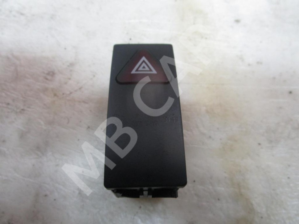 Кнопка аварийной сигнализации MERCEDES-BENZ E-класс W212/S212/C207/A207 (2009 - 2013) фото 1 — Разборка Мерседес