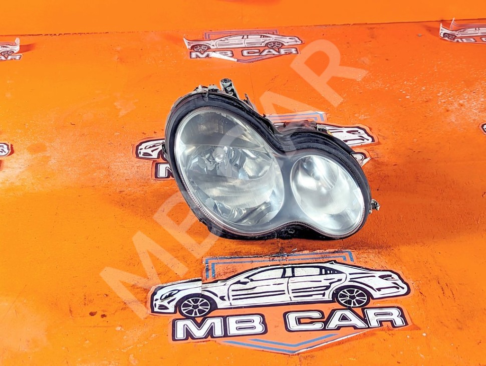 Фара правая MERCEDES-BENZ C-класс W203/S203/CL203 рестайлинг (2004 - 2008) фото 1 &mdash; Разборка Мерседес