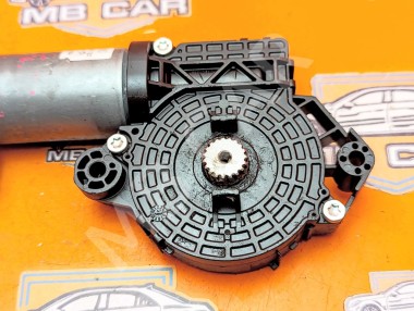 Моторчик шторки панарамной крыши MERCEDES-BENZ GLC-класс X253 (2015 - 2019) — Разборка Мерседес