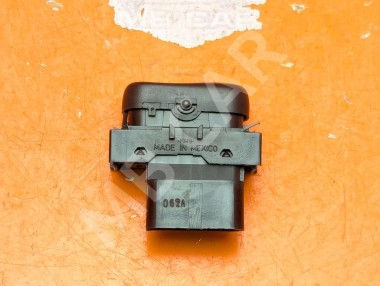 Кнопка обогрева сидений MERCEDES-BENZ M-класс W163 рестайлинг (2001 - 2005) &mdash; Разборка Мерседес