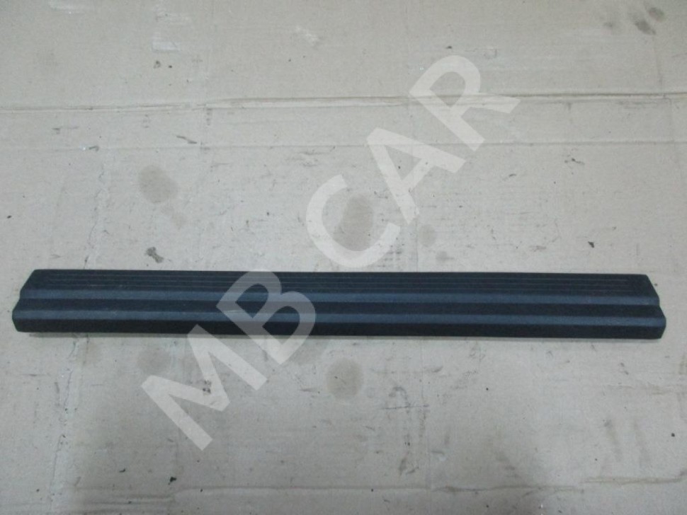 Накладка порога внутренняя MERCEDES-BENZ E-класс W212/S212/C207/A207 (2009 - 2013) фото 1 — Разборка Мерседес