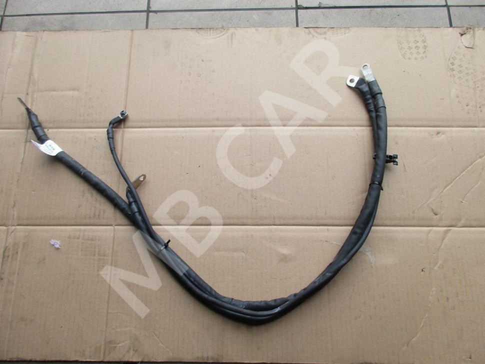 Провод плюсовой MERCEDES-BENZ C-класс W205/S205/C205/A205 (2014 - 2018) фото 1 — Разборка Мерседес