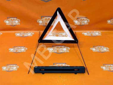 Знак аварийной остановки MERCEDES-BENZ C-класс AMG W205/S205/C205/A205 (2014 - 2018) — Разборка Мерседес