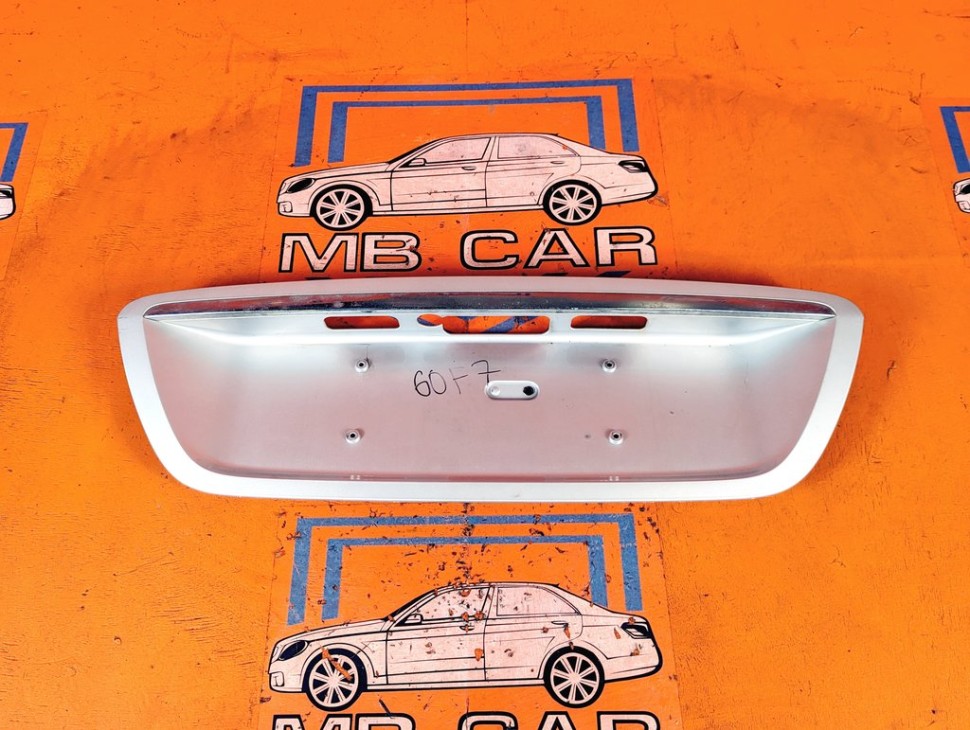 Накладка крышки багажника MERCEDES-BENZ S-класс W220 рестайлинг (2002 - 2005) S 320 CDI 3.2 AT (204 л.с.) фото 1 &mdash; Разборка Мерседес