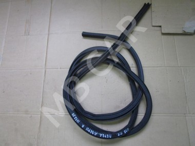 Уплотнитель дверного проема ( на кузове ) MERCEDES-BENZ Vito W638 (1996 - 2003) — Разборка Мерседес