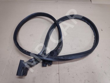 Уплотнитель крышки багажника MERCEDES-BENZ SLK-класс R171 (2004 - 2008) — Разборка Мерседес