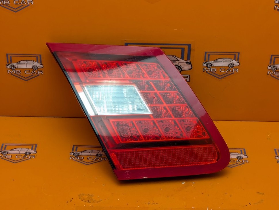 Фонарь крышки багажника MERCEDES-BENZ E-класс W212/S212/C207/A207 (2009 - 2013) фото 1 &mdash; Разборка Мерседес