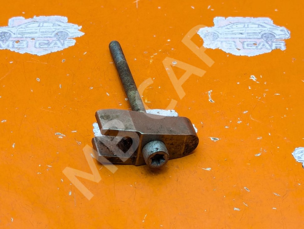 Кронштейн крепления форсунок MERCEDES-BENZ S-класс W220 (1998 - 2005) фото 1 &mdash; Разборка Мерседес