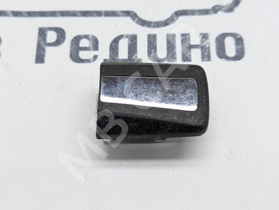 Крышка ручки двери MERCEDES-BENZ W124 W124/S124/C124/A124 (1984 - 1993) фото 1 &mdash; Разборка Мерседес