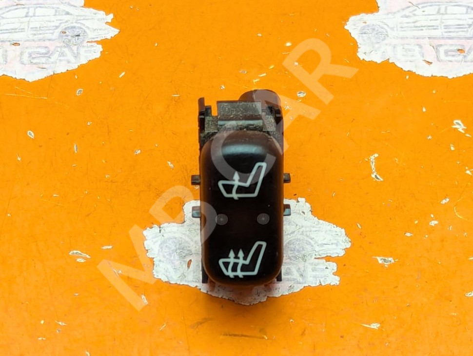 Кнопка обогрева сидений MERCEDES-BENZ M-класс W163 рестайлинг (2001 - 2005) фото 1 &mdash; Разборка Мерседес