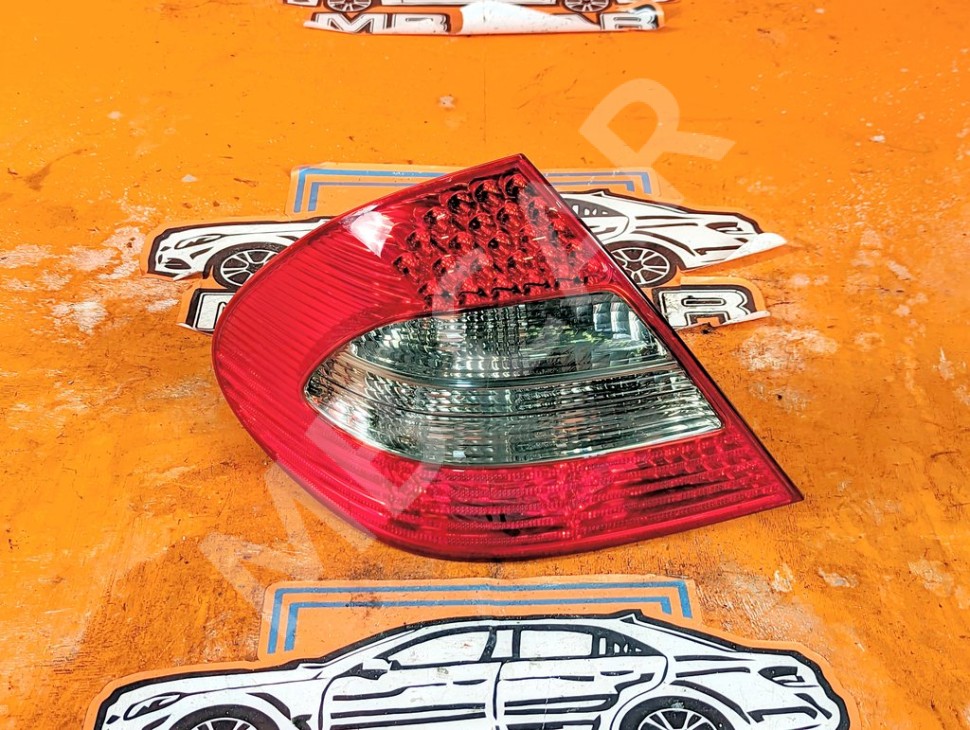 Фонарь задний левый MERCEDES-BENZ E-класс W211/S211 рестайлинг (2006 - 2009) фото 1 &mdash; Разборка Мерседес