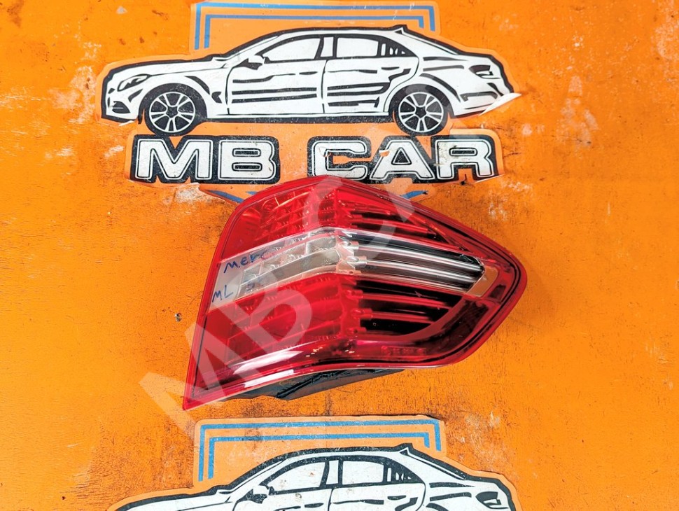 Фонарь задний правый MERCEDES-BENZ M-класс W164 рестайлинг (2008 - 2011) фото 1 &mdash; Разборка Мерседес