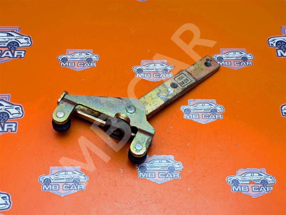 Ролик сдвижной двери MERCEDES-BENZ Vito W638 (1996 - 2003) фото 1 — Разборка Мерседес