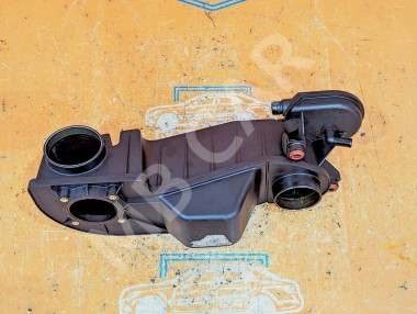 Резонатор воздушного фильтра MERCEDES-BENZ C-класс W203/S203/CL203 (2000 - 2004) — Разборка Мерседес