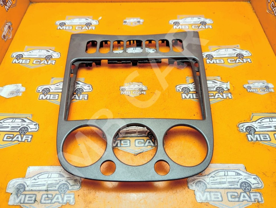 Накладка блока климата MERCEDES-BENZ A-класс W168 рестайлинг (2001 - 2004) фото 1 &mdash; Разборка Мерседес