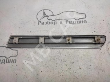 Молдинг крыла правый MERCEDES-BENZ CLK-класс C208/A208 рестайлинг (1999 - 2003) — Разборка Мерседес