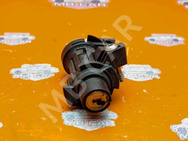 Личинки дверей MERCEDES-BENZ C-класс W204/S204 (2006 - 2011) — Разборка Мерседес