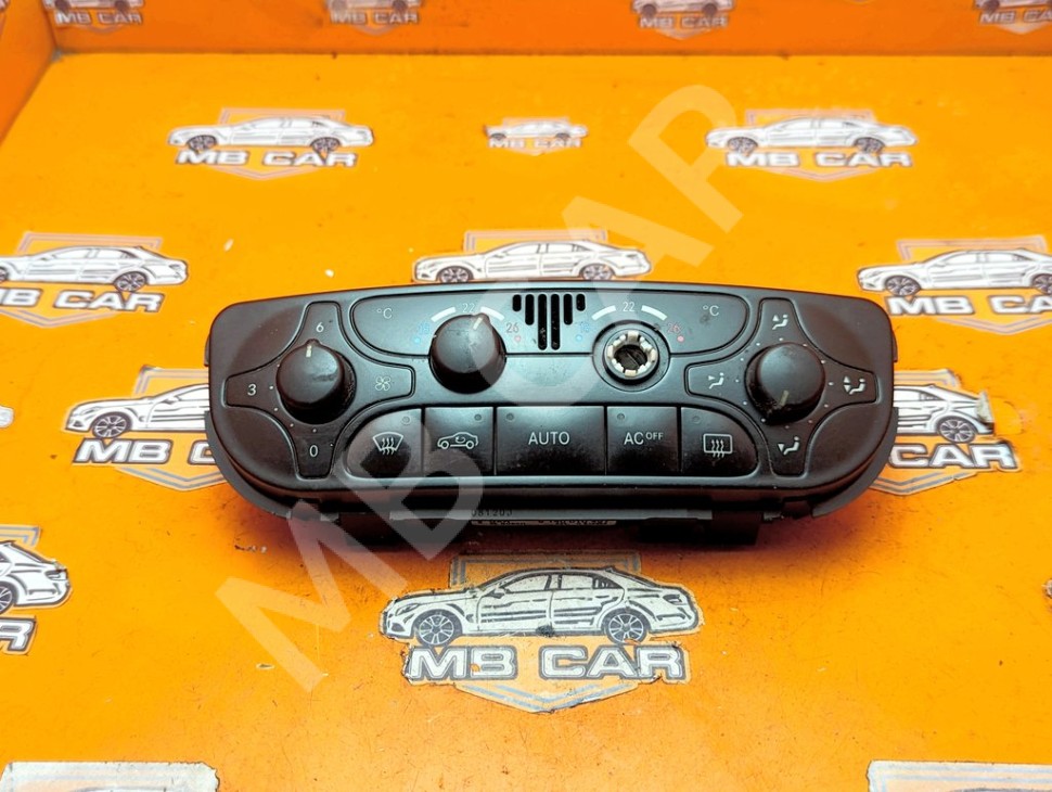 Панель управления климатом MERCEDES-BENZ C-класс W203/S203/CL203 (2000 - 2004) фото 1 &mdash; Разборка Мерседес