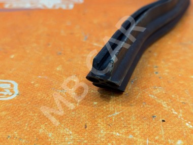 Уплотнитель крышки багажника MERCEDES-BENZ CLK-класс C209/W209 (2002 - 2005) — Разборка Мерседес