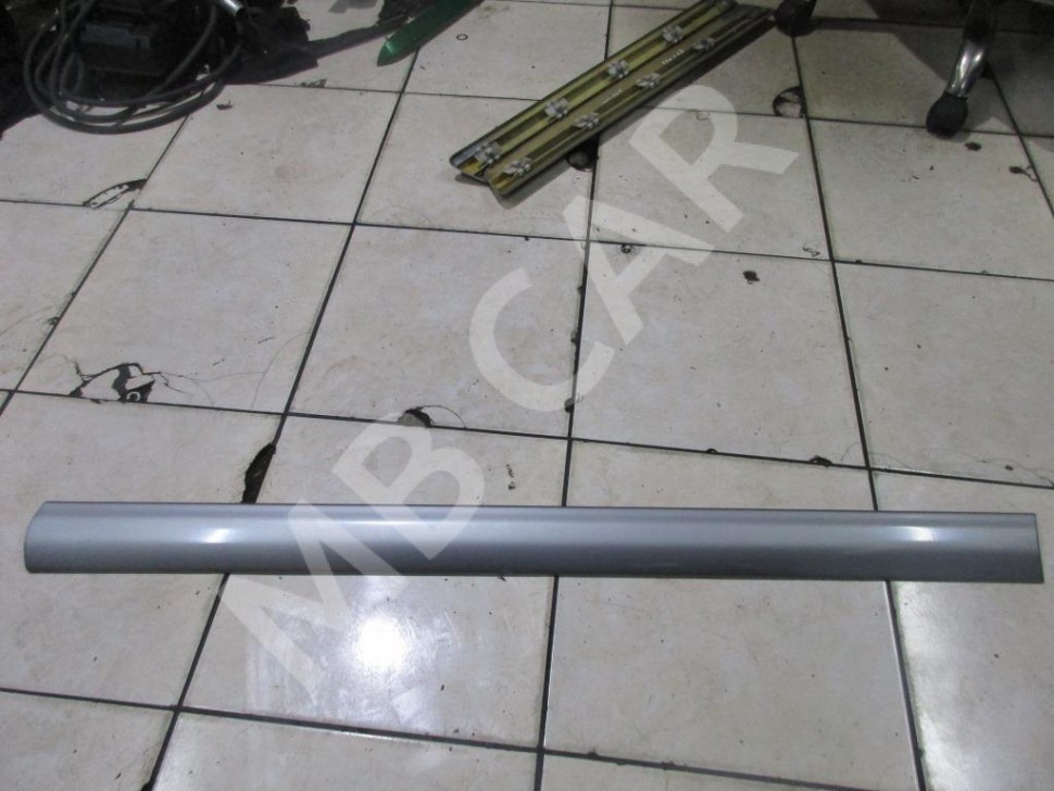 Молдинг двери MERCEDES-BENZ E-класс W210/S210 рестайлинг (1999 - 2003) фото 1 &mdash; Разборка Мерседес