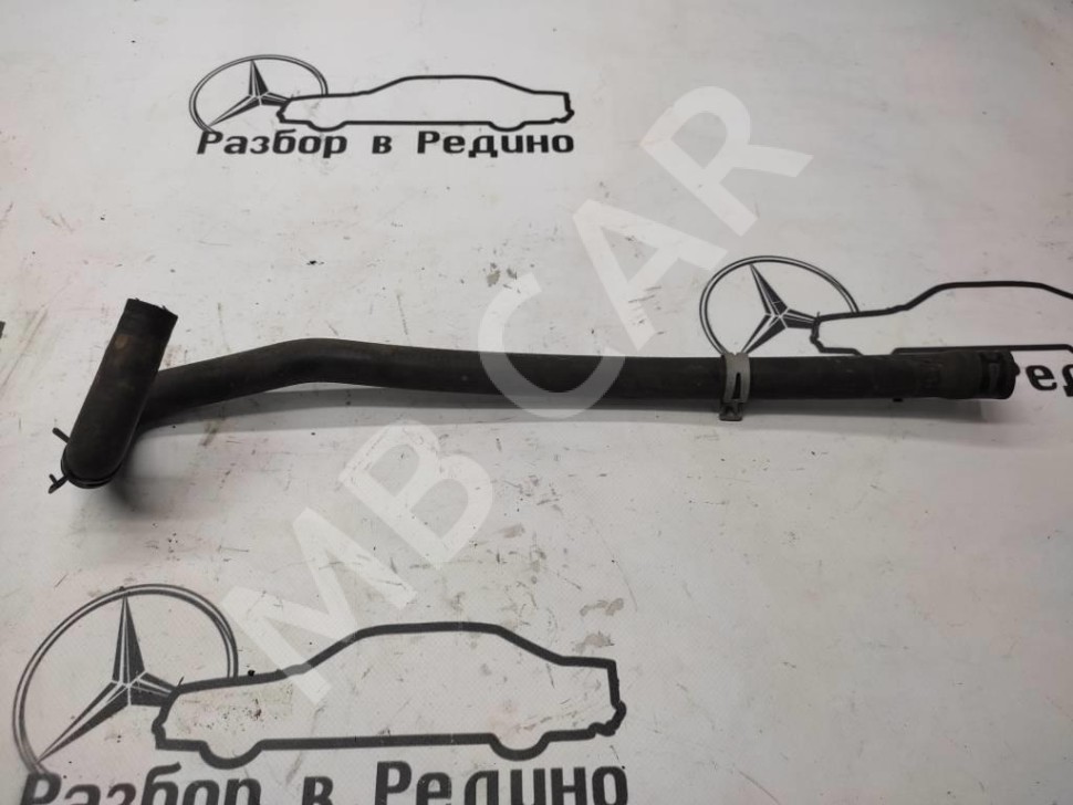 Патрубок ОЖ MERCEDES-BENZ S-класс W220 (1998 - 2005) фото 1 — Разборка Мерседес