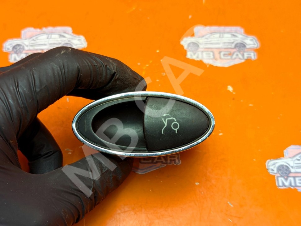 Кнопка открытия багажника MERCEDES-BENZ E-класс W211/S211 (2002 - 2006) фото 1 — Разборка Мерседес