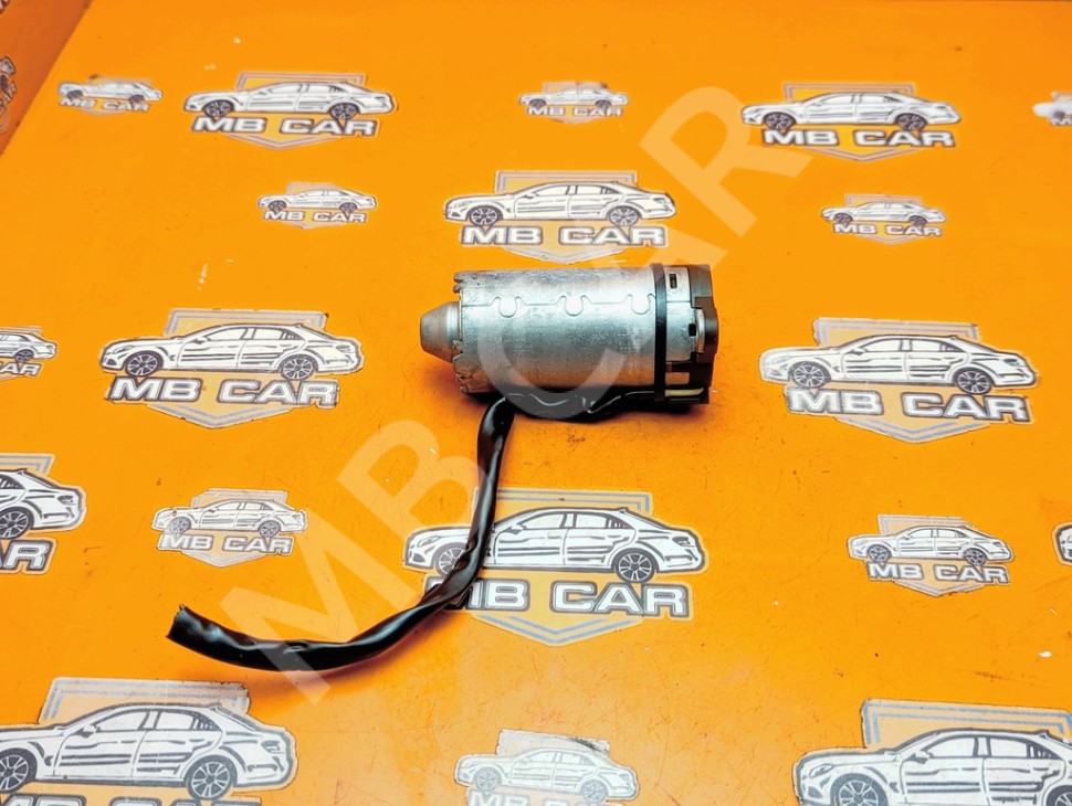 Моторчик регулировки сидений MERCEDES-BENZ E-класс W210/S210 (1995 - 1999) фото 1 &mdash; Разборка Мерседес