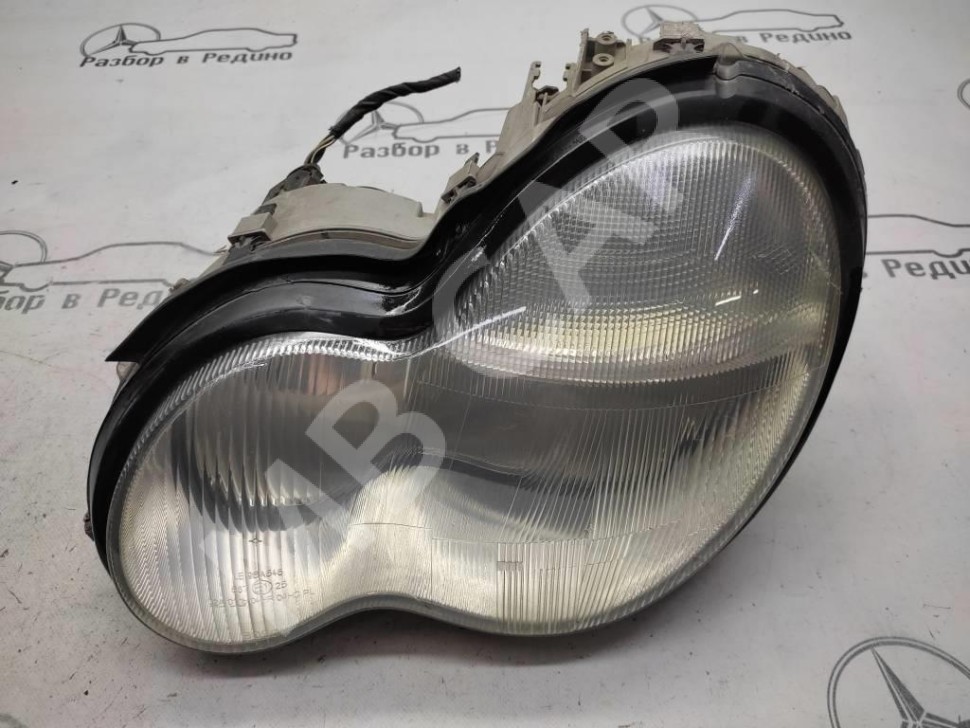 Фара левая MERCEDES-BENZ C-класс W203/S203/CL203 (2000 - 2004) фото 1 &mdash; Разборка Мерседес