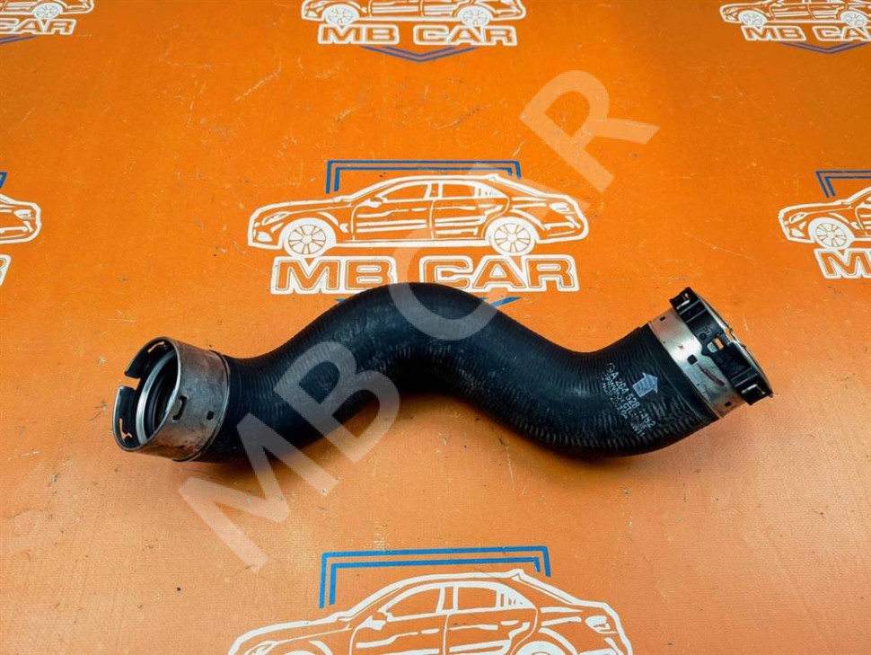 Патрубок интеркулера MERCEDES-BENZ C-класс W204/S204/С204 рестайлинг (2011 - 2015) фото 1 — Разборка Мерседес