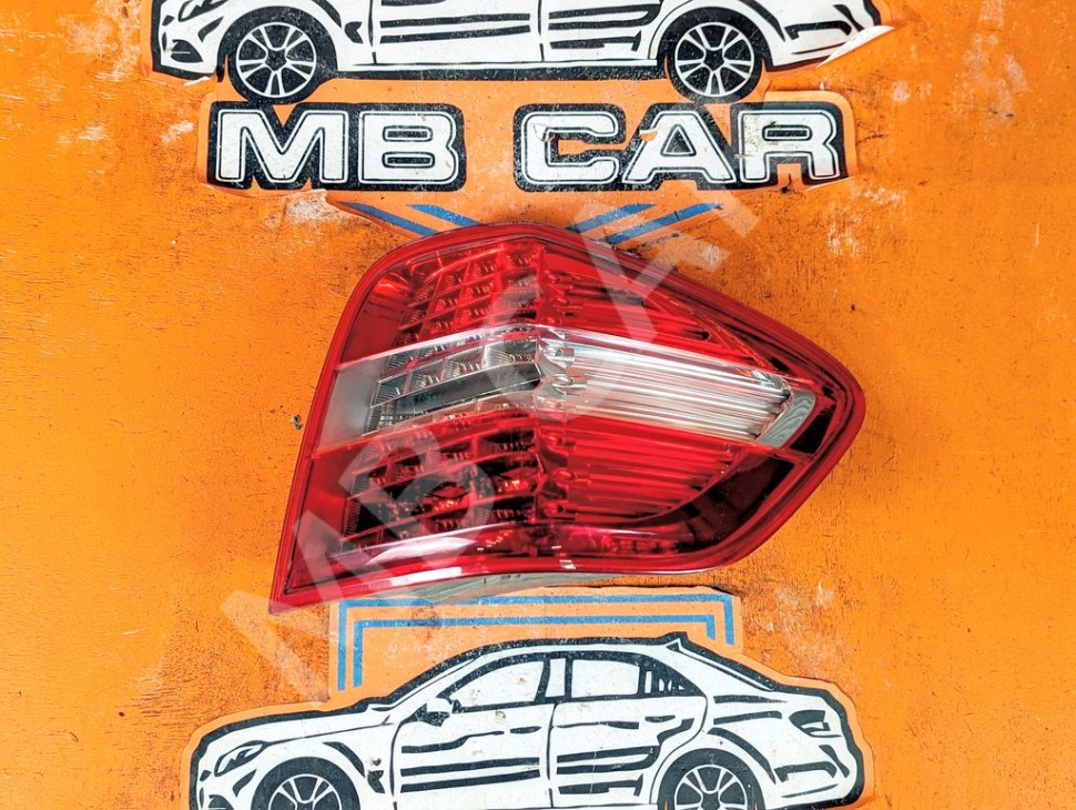 Фонарь задний правый MERCEDES-BENZ M-класс W164 рестайлинг (2008 - 2011) фото 1 &mdash; Разборка Мерседес