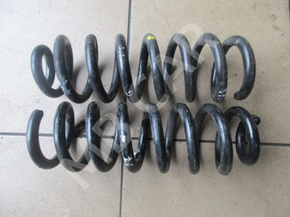 Пружина задняя MERCEDES-BENZ C-класс W205/S205/C205/A205 (2014 - 2018) фото 1 — Разборка Мерседес