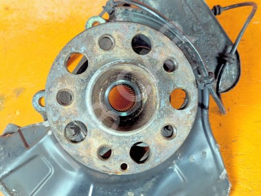 Кулак поворотный передний правый MERCEDES-BENZ E-класс W211/S211 (2002 - 2006) &mdash; Разборка Мерседес