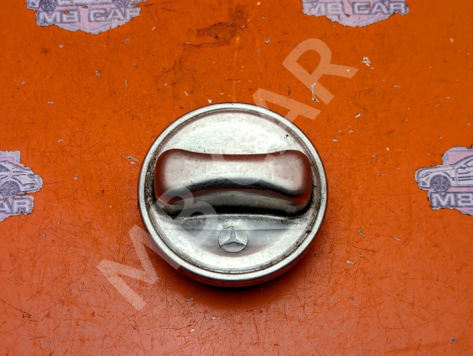 Крышка топливного бака MERCEDES-BENZ E-класс W124/S124/C124/A124 (1984 - 1997) фото 1 — Разборка Мерседес