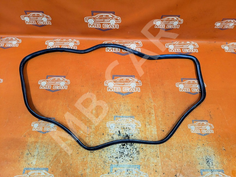 Уплотнитель крышки багажника MERCEDES-BENZ S-класс W220 (1998 - 2005) фото 1 — Разборка Мерседес