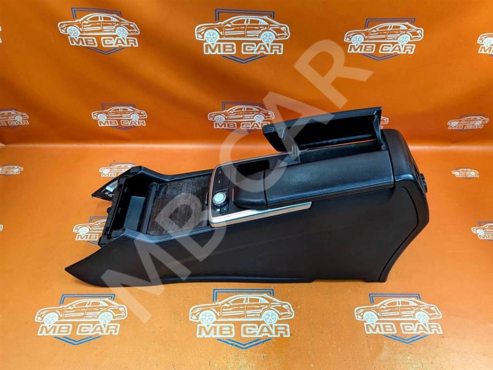 Подлокотник MERCEDES-BENZ GL-класс X166 (2012 - 2016) фото 1 — Разборка Мерседес