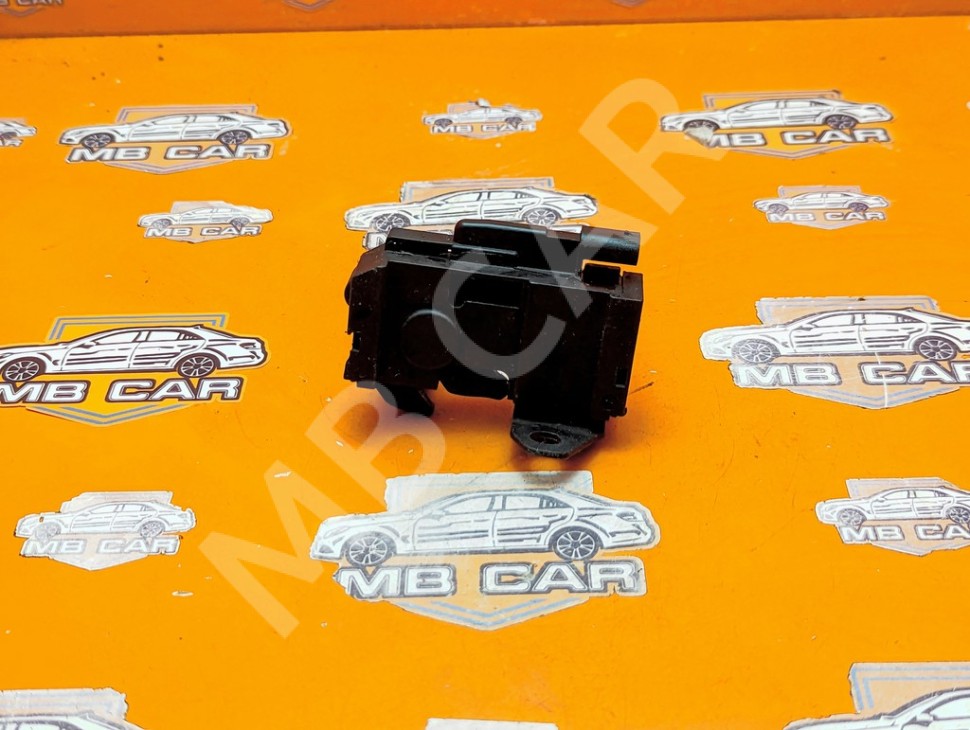 Замок капота MERCEDES-BENZ GLC-класс X253 рестайлинг (2019 - 2025) фото 1 &mdash; Разборка Мерседес