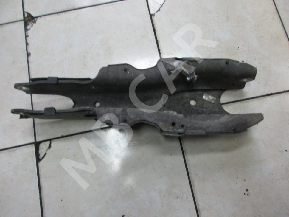 Рычаг задней стойки (лодка) MERCEDES-BENZ S-класс W220 (1998 - 2005) фото 1 — Разборка Мерседес