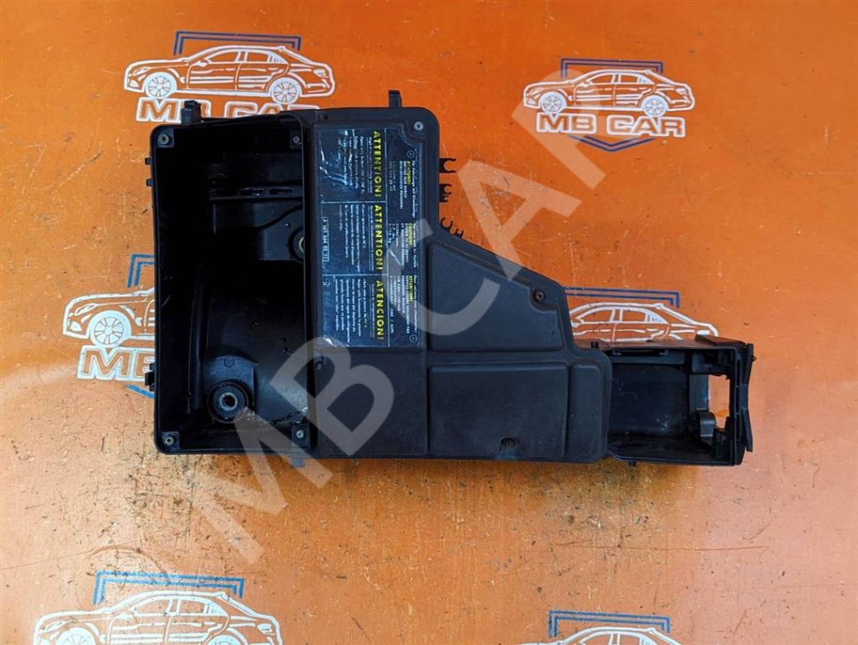 Корпус блока предохранителей MERCEDES-BENZ M-класс W163 (1997 - 2001) фото 1 &mdash; Разборка Мерседес