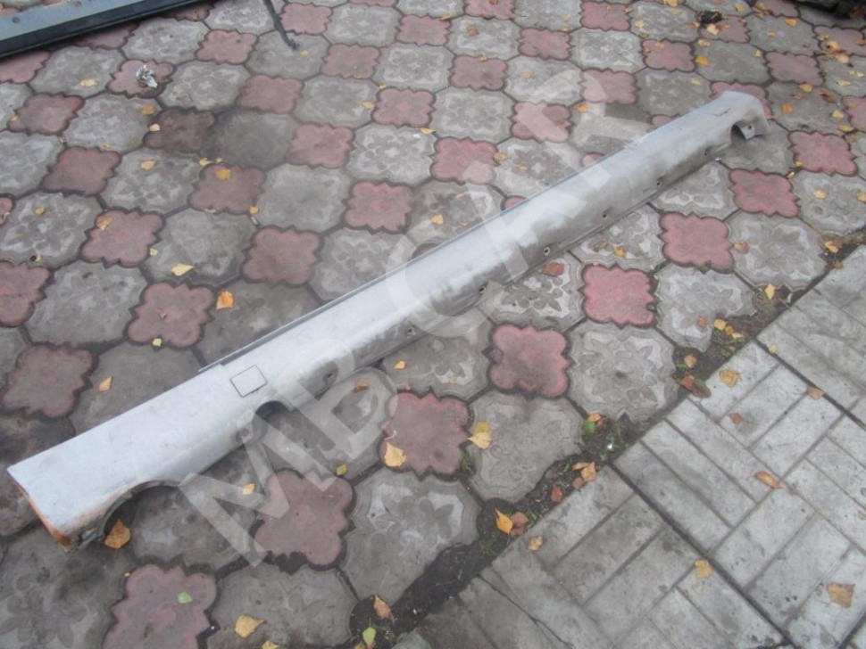 Порог пластиковый левый MERCEDES-BENZ S-класс W140 (1991 - 1998) фото 1 &mdash; Разборка Мерседес