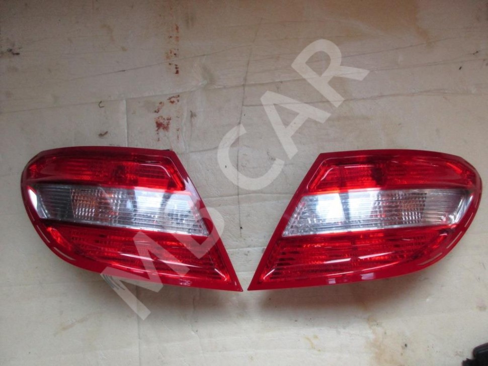 Фонарь задний правый MERCEDES-BENZ C-класс W204/S204 (2006 - 2011) фото 1 — Разборка Мерседес