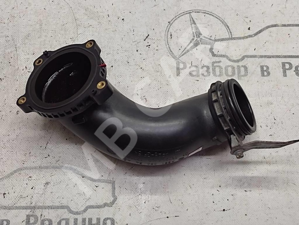 Патрубок впускного коллектора MERCEDES-BENZ C-класс W205/S205/C205/A205 (2014 - 2018) фото 1 &mdash; Разборка Мерседес